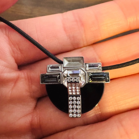 Swarovski - Authentic Fashion Pendant, Topmost Crystal is Missing - Picture 1 of 3